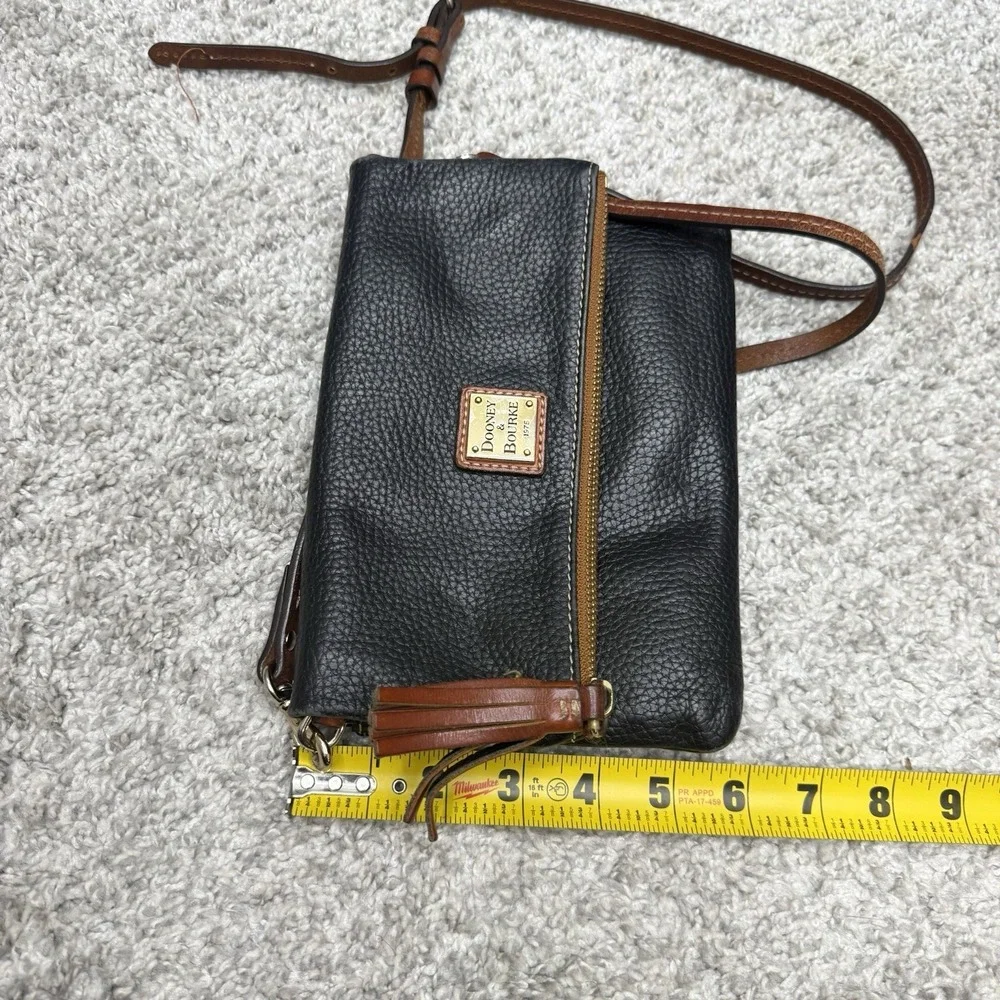 Dooney & Bourke pebble leather folder‎ zip crossbody purse bag black